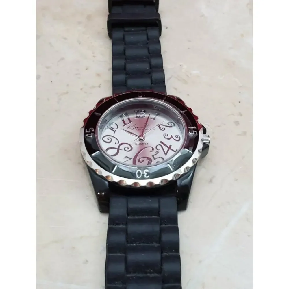 2 Ladies Watches - Both Need New Batteries